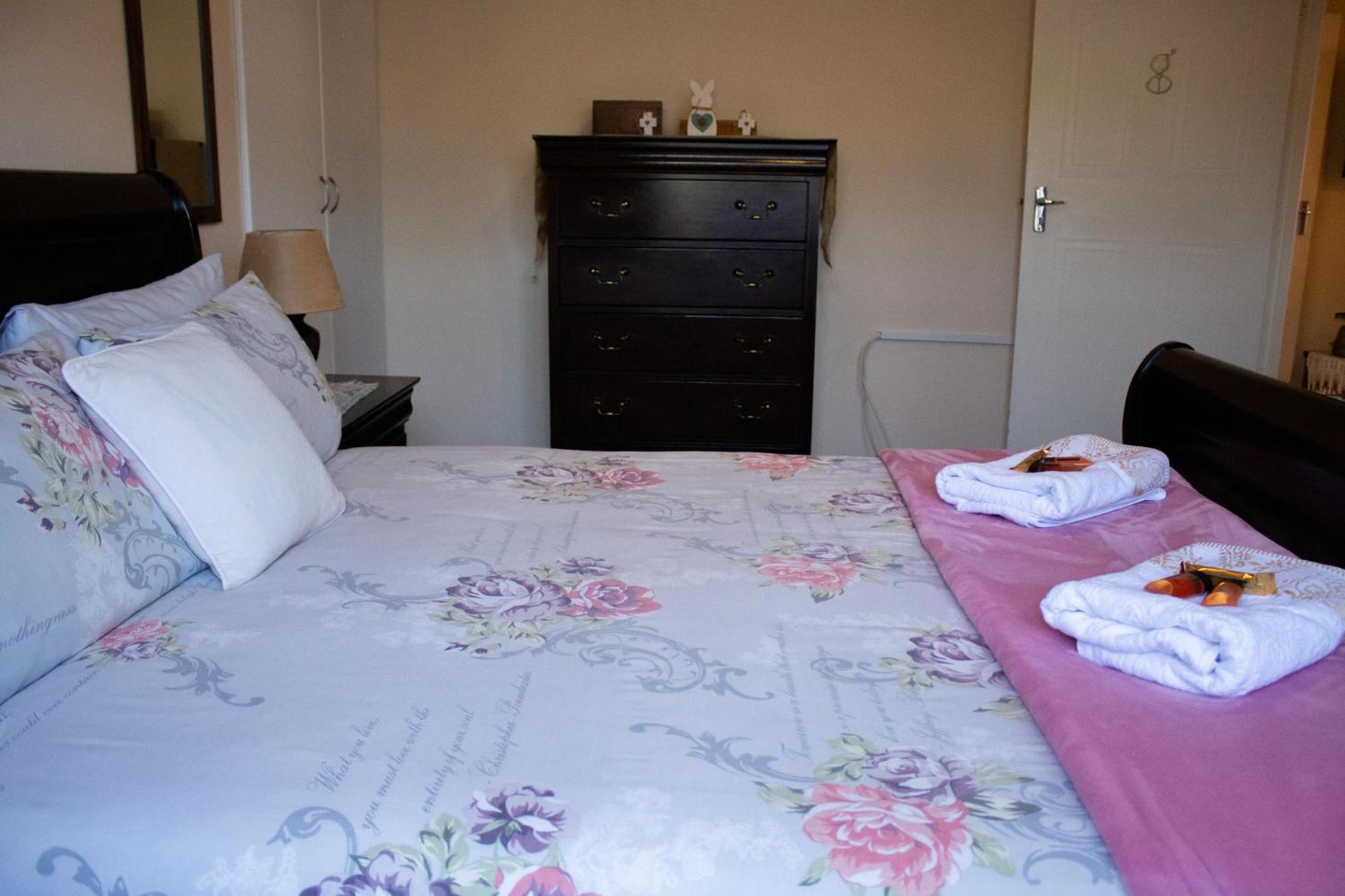 Bed and Breakfast De Oude Yotclub Oudtshoorn Exterior foto