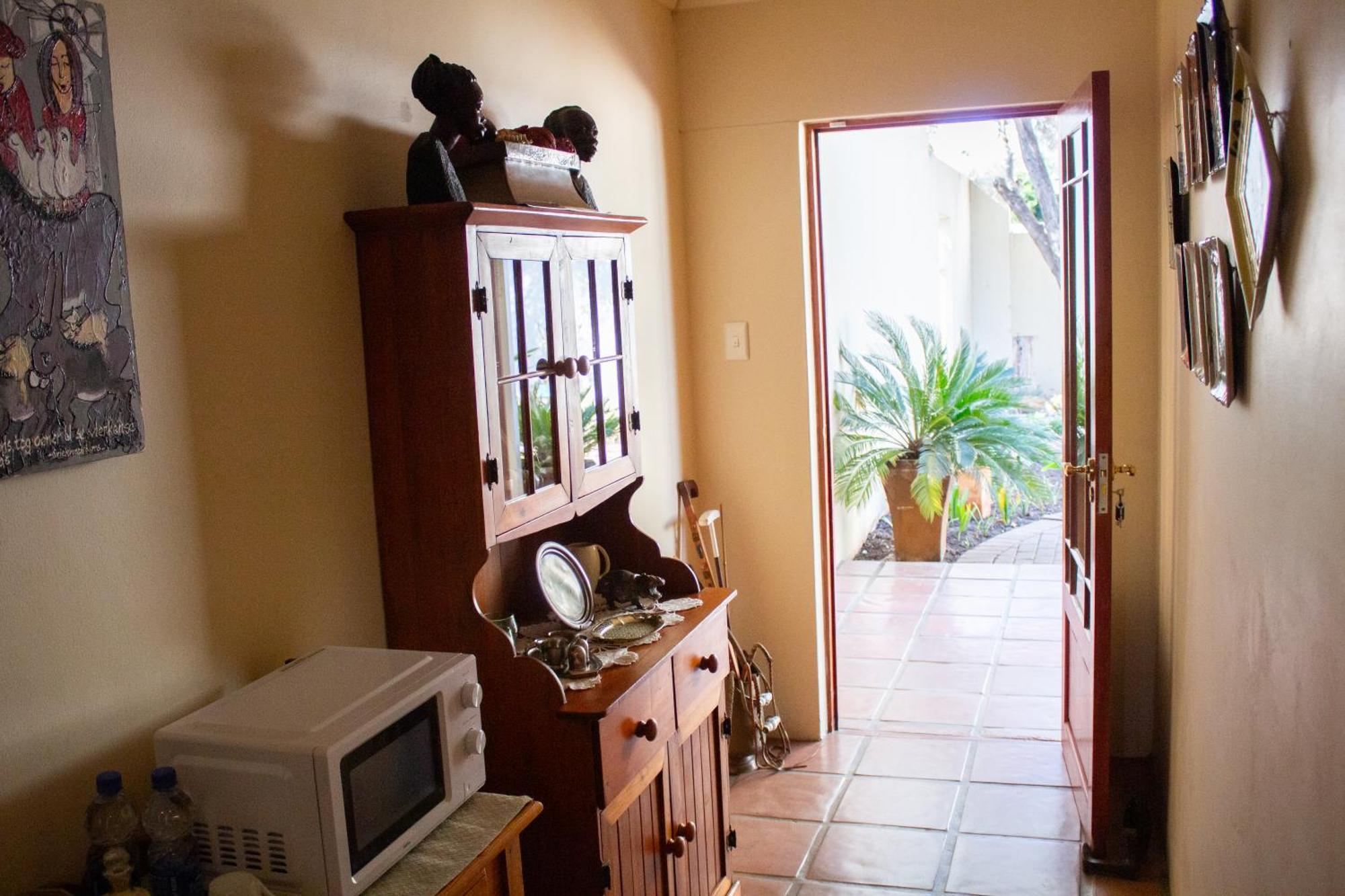 Bed and Breakfast De Oude Yotclub Oudtshoorn Zimmer foto